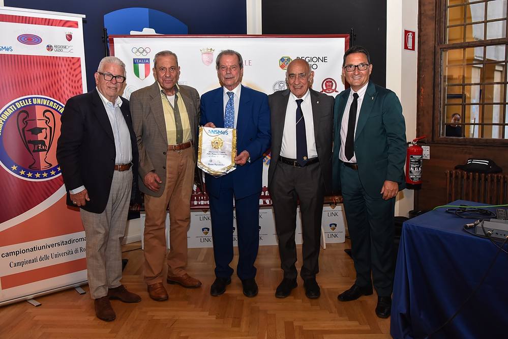 images/news/regionali/lazio/Consegna_Gagliardetto.jpg